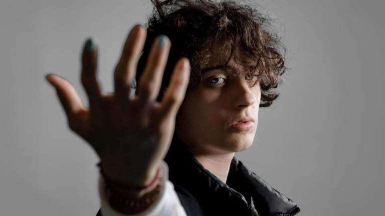 Sangiovanni ha un fan speciale: chi è