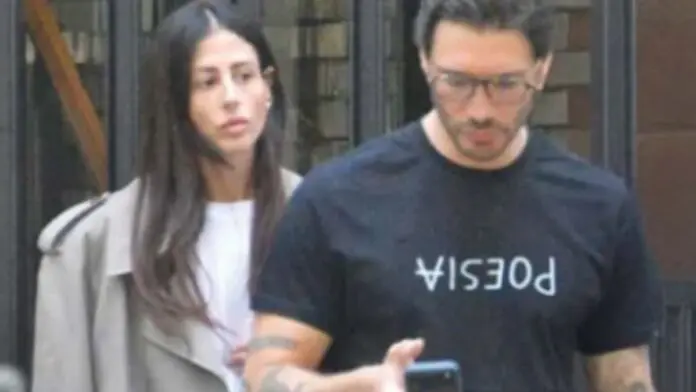 Stefano De Martino paparazzato da Oggi