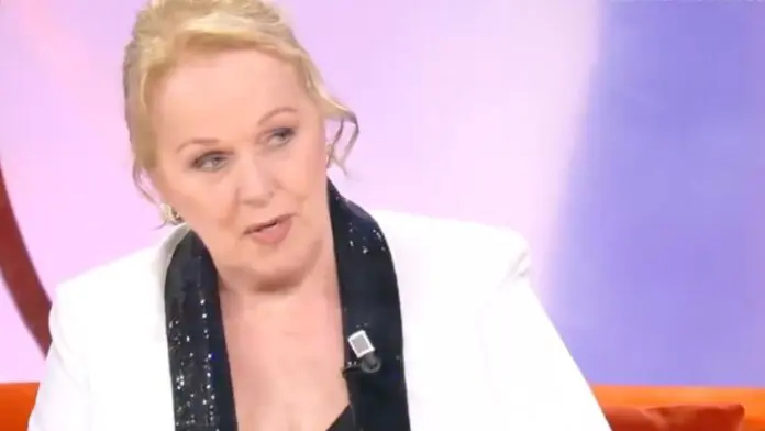 Katia Ricciarelli a La volta buona Katia Ricciarelli a La Volta buona