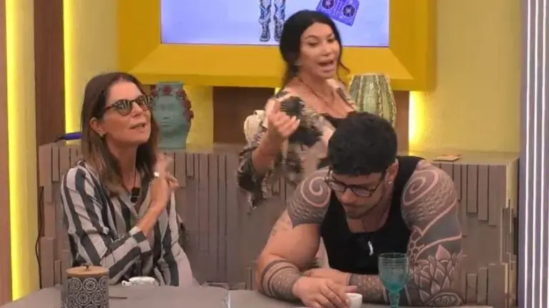 Marina la Rosa e Carmen Di Pietro lite mattutina