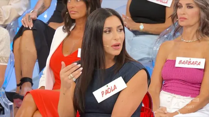 Paola a uomini e donne, chiude con il cavaliere