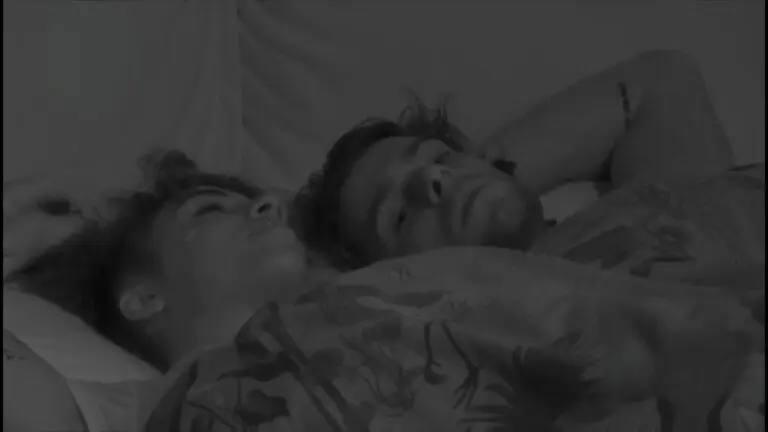 Giacomo cerca un nuovo approccio con Megan ma lei lo respinge