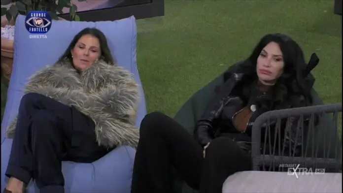 Marina La Rosa e Carmen Di Pietro al Gf Vip 9 durante la diretta Marina La Rosa e Carmen Di Pietro al Gf Vip 9 durante la diretta