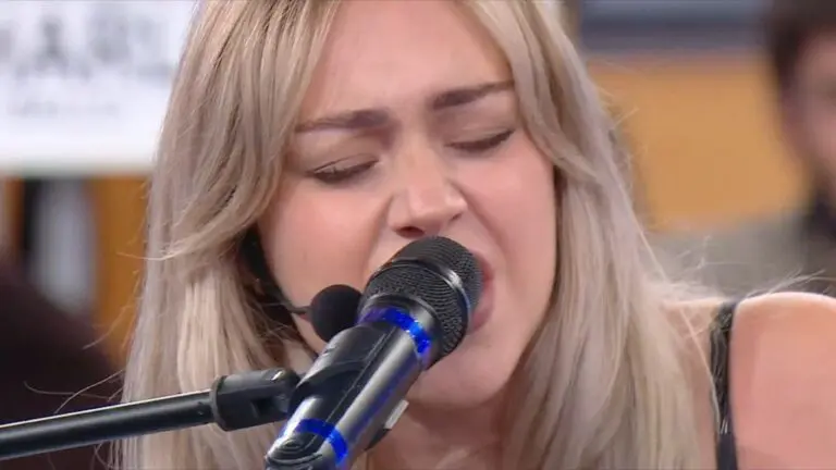Shari conquista Amici 26