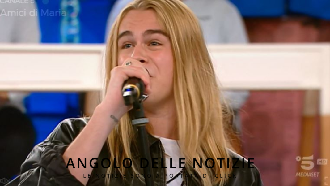 Amici 22, Aaron il suo inedito 