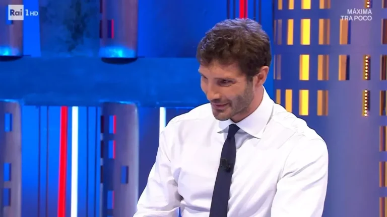 Stefano De Martino supera la prova a Affari Tuoi