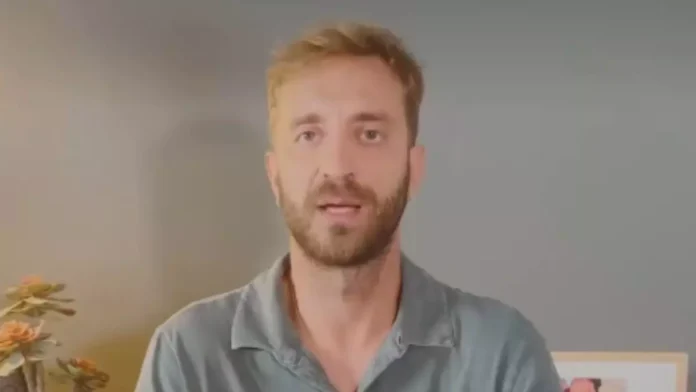 Stefano Corti le minaccia