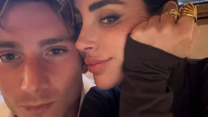 Mariavittoria e Tommaso uniti Mariavittoria e Tommaso uniti