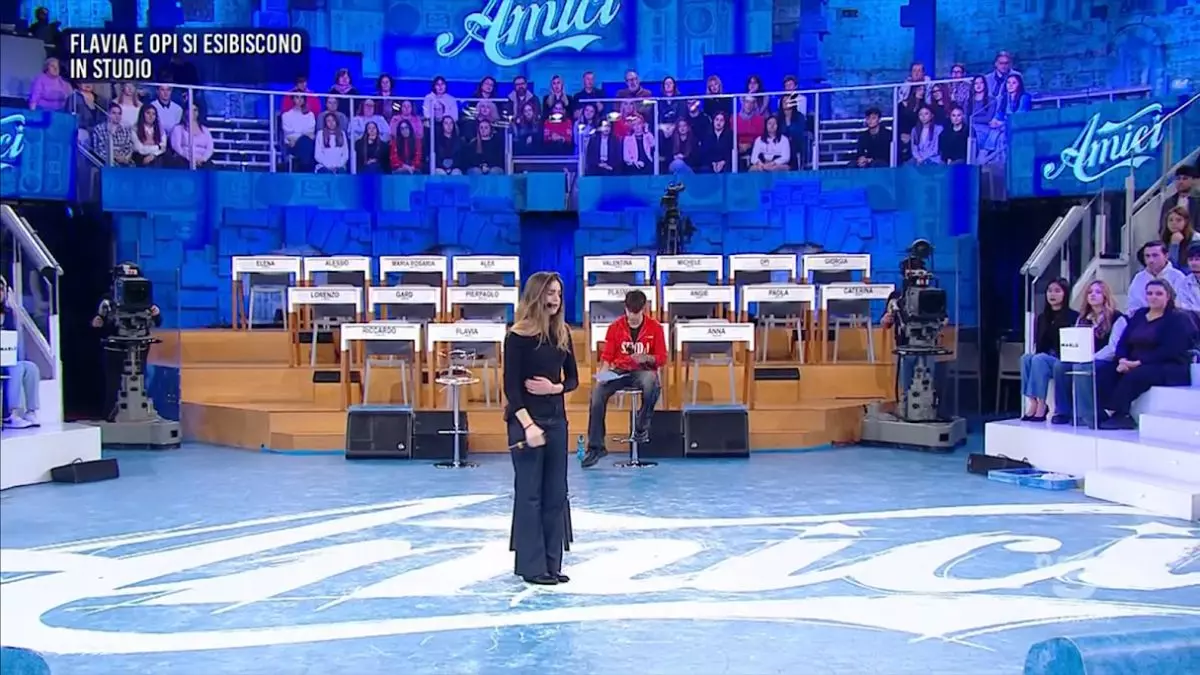 Anticipazioni Amici 25, tensione per la cantante Flavia: la corsa per il Serale si inceppa