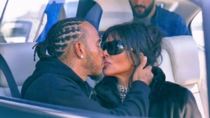 Hamilton si distrae prima del Mondiale di F1, paura oer i fan