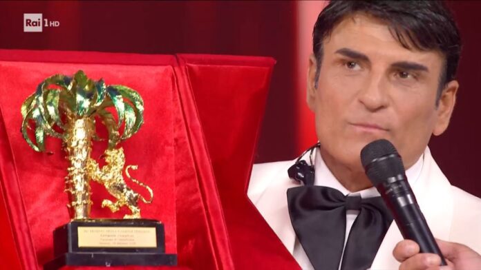 Sal Da Vinci la polemica va alle vie legali Sal Da Vinci la polemica va alle vie legali